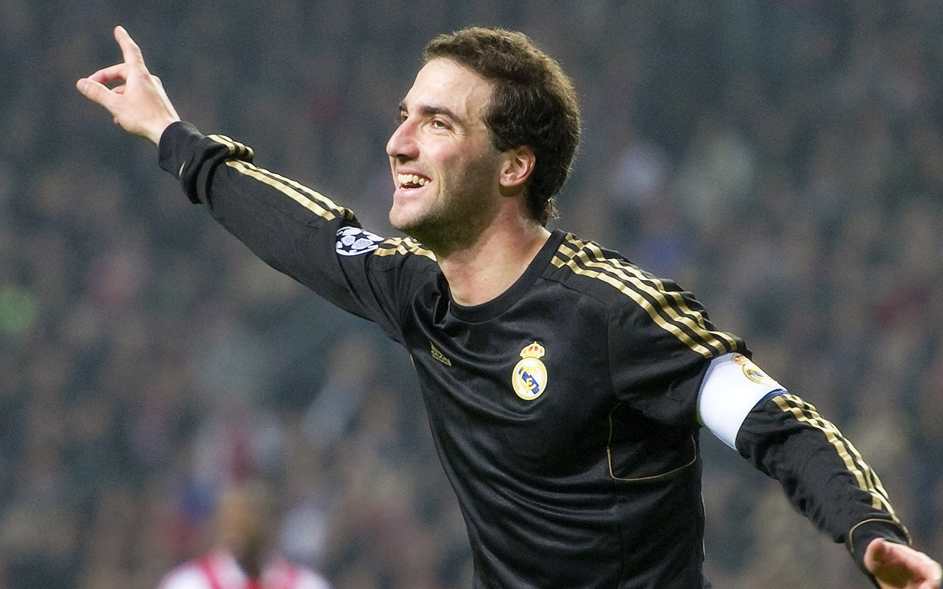 绝杀世界波!曼城巴黎史诗对决,补时阶段一球定乾坤,曼城巴黎补时绝杀,世界波定乾坤
